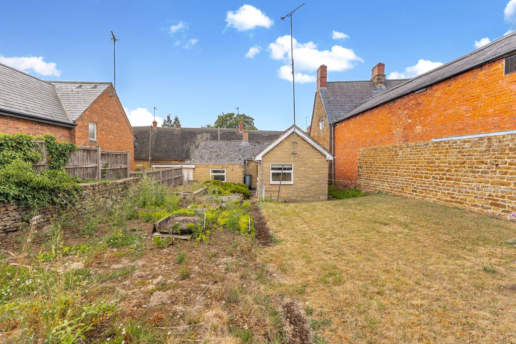 11 Culworth Road Chipping Warden